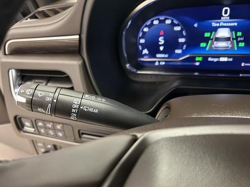 2024 Chevrolet Suburban 4WD Z71