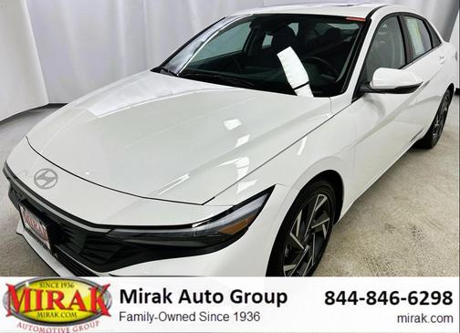 2025 Hyundai ELANTRA Limited