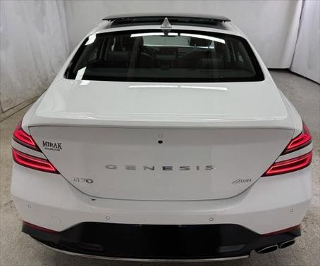 2022 Genesis G70 2.0T AWD