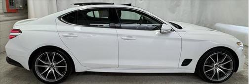2022 Genesis G70 2.0T AWD