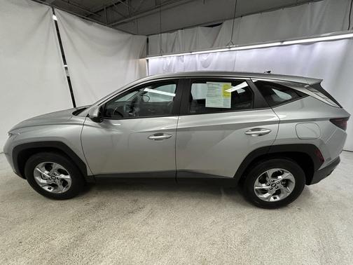 2023 Hyundai TUCSON SE