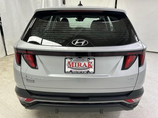 2023 Hyundai TUCSON SE