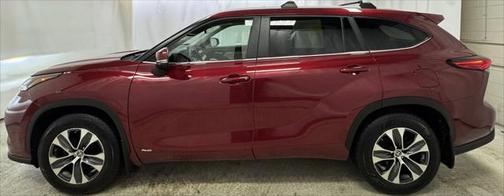 2023 Toyota Highlander Hybrid XLE