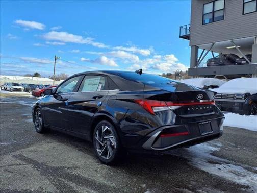 2025 Hyundai ELANTRA SEL