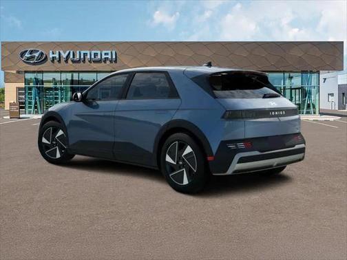 2025 Hyundai IONIQ 5 SE Standard Range