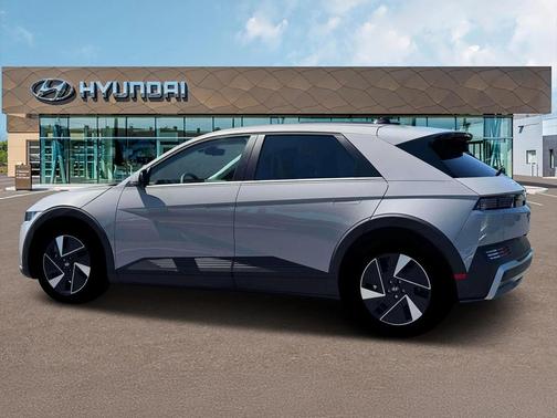 2025 Hyundai IONIQ 5 SE