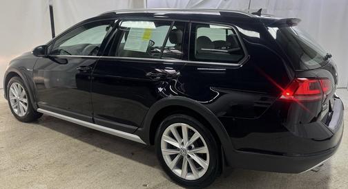 2017 Volkswagen Golf Alltrack TSI S