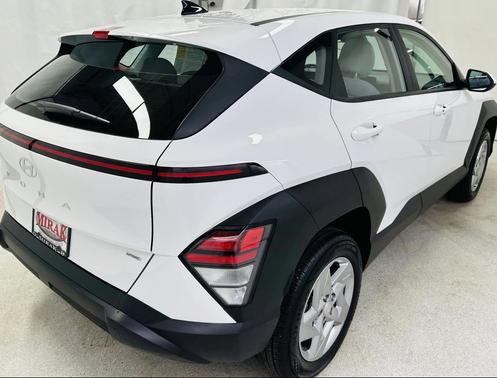 2025 Hyundai KONA SE