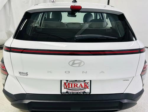 2025 Hyundai KONA SE