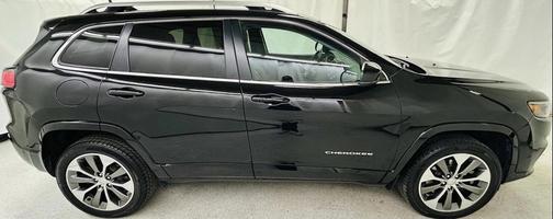 2019 Jeep Cherokee Overland