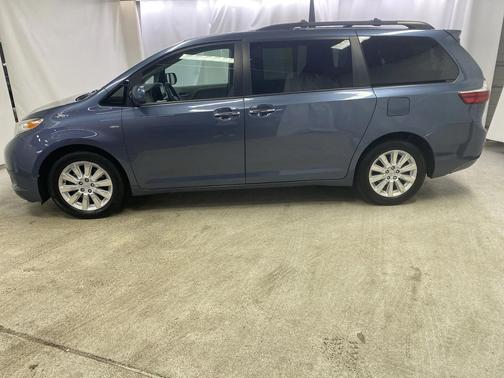 2016 Toyota Sienna XLE