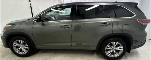 2016 Toyota Highlander LE