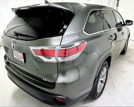 2016 Toyota Highlander LE