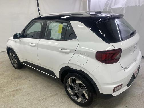 2024 Hyundai VENUE Limited