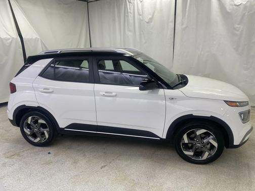 2024 Hyundai VENUE Limited