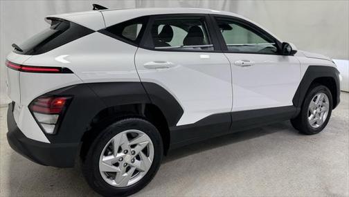 2025 Hyundai KONA SE