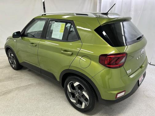 2024 Hyundai VENUE SEL