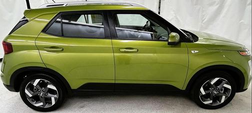 2024 Hyundai VENUE SEL