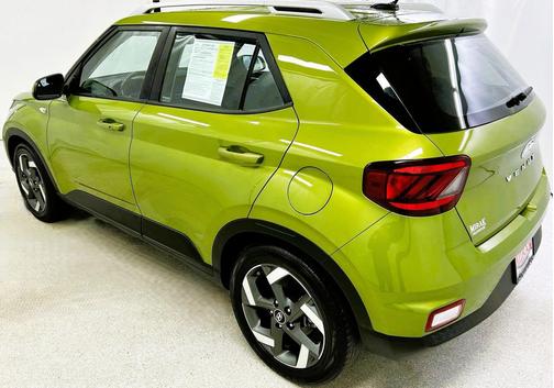 2024 Hyundai VENUE SEL