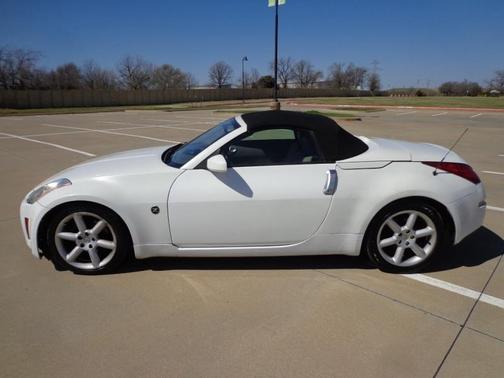 Photo 4 of 36 of 2004 Nissan 350Z Touring