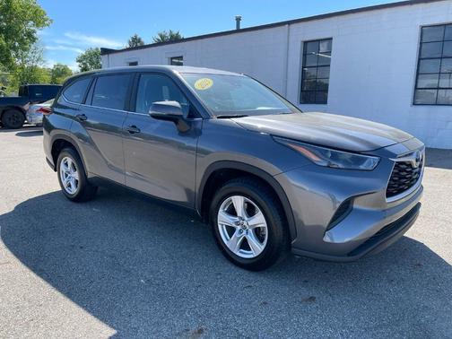 Magnetic Gray Metallic 2023 Toyota Highlander L