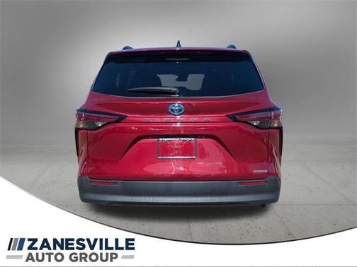 2021 Toyota Sienna LE