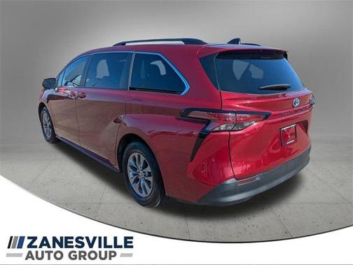 2021 Toyota Sienna LE