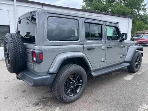 Sting Gray Clearcoat 2022 Jeep Wrangler Unlimited Sahara Altitude