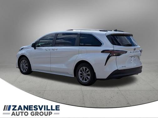 2023 Toyota Sienna XLE