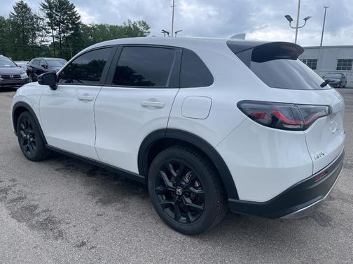 White 2025 Honda HR-V Sport