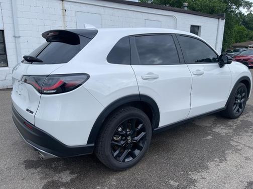 White 2025 Honda HR-V Sport