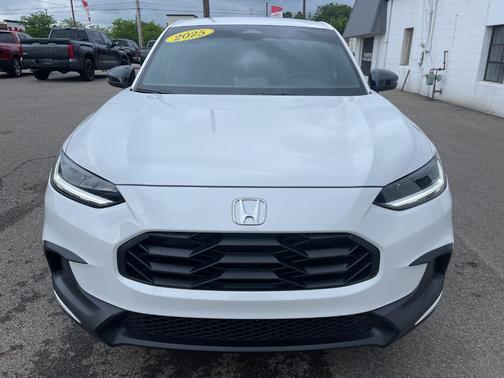 White 2025 Honda HR-V Sport