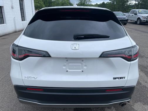 White 2025 Honda HR-V Sport