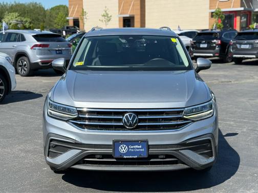 Pyrite Silver Metallic 2022 Volkswagen Tiguan SE