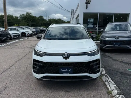 Opal White Pearl 2026 Volkswagen Tiguan SE R-Line Black