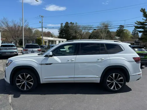 Opal White Pearl 2026 Volkswagen Atlas 2.0T SEL Premium R-Line