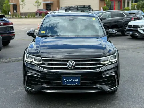Deep Black Pearl 2024 Volkswagen Tiguan SEL R-Line