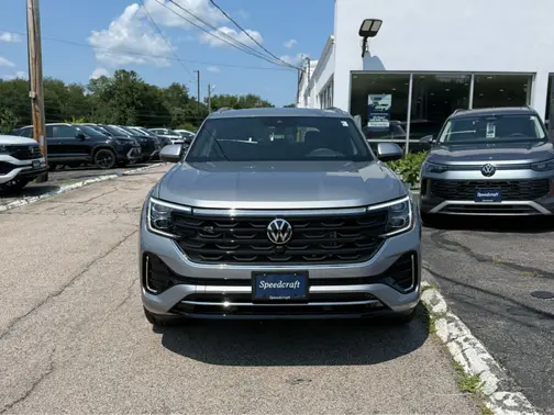 Silver Mist Metallic 2026 Volkswagen Atlas Cross Sport 2.0T SEL Premium R-Line