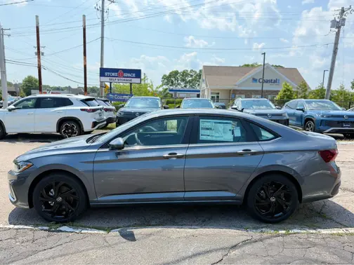 Platinum Gray Metallic 2026 Volkswagen Jetta SE