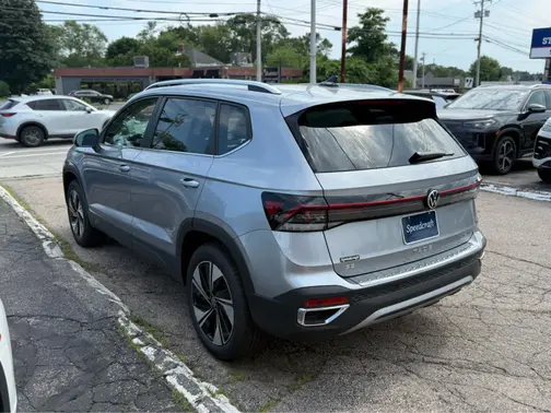 Pyrite Silver Metallic 2026 Volkswagen Taos SE