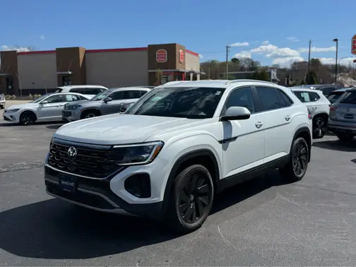 Opal White Pearl 2026 Volkswagen Atlas Cross Sport 2.0T SE