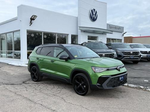 2025 Volkswagen Taos 1.5T SE Black