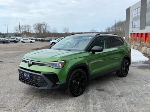 2025 Volkswagen Taos 1.5T SE Black