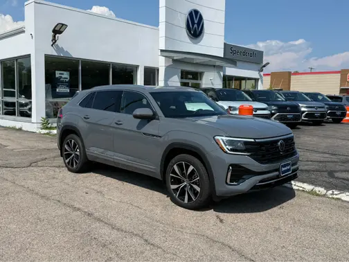 Pure Gray 2026 Volkswagen Atlas Cross Sport 2.0T SEL Premium R-Line