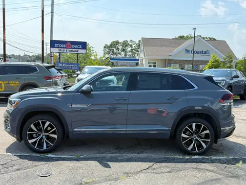 Pure Gray 2026 Volkswagen Atlas Cross Sport 2.0T SEL Premium R-Line