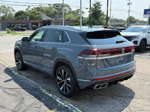 Pure Gray 2026 Volkswagen Atlas Cross Sport 2.0T SEL Premium R-Line