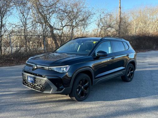 2025 Volkswagen Taos 1.5T SE Black