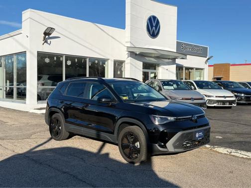 2025 Volkswagen Taos 1.5T SE Black