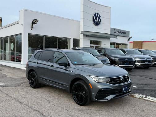 2024 Volkswagen Tiguan 2.0T SE R-Line Black