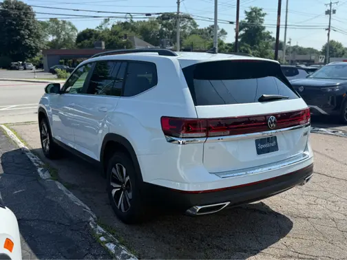Opal White Pearl 2026 Volkswagen Atlas 2.0T SE